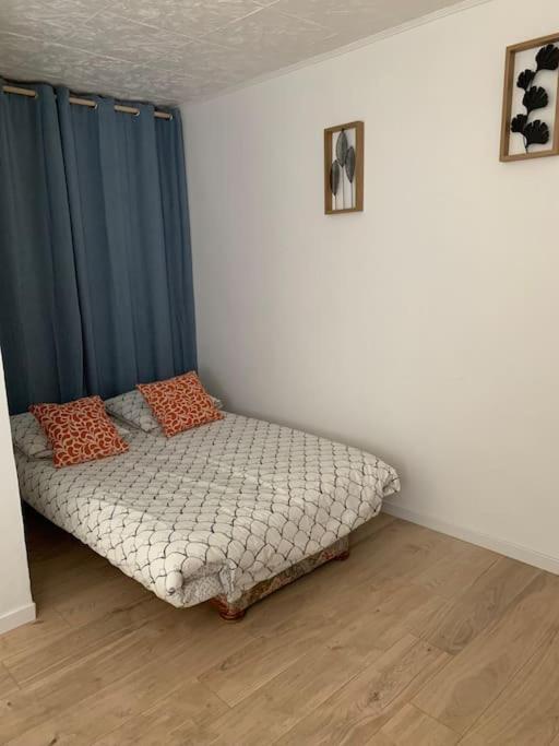 Agreable Maison De Ville Avec Cour Privative Au Coeur Du Chablisien Maligny Экстерьер фото